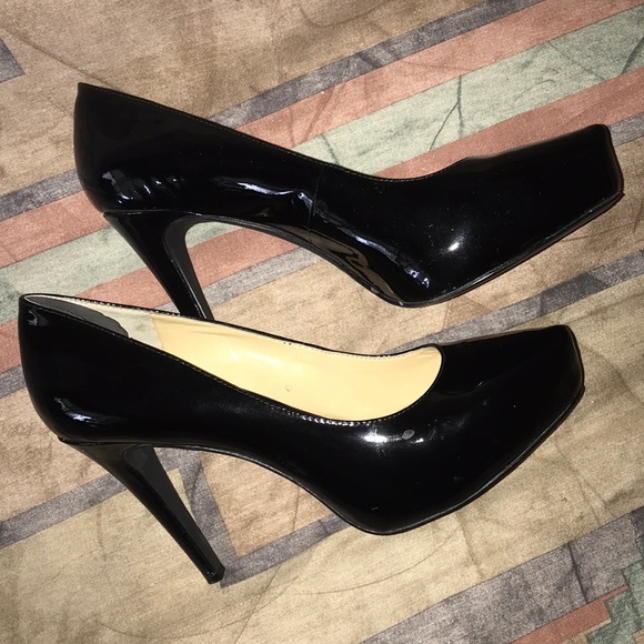 Gianni Bini 7.5 Patent Leather Heels EUC Beautiful - Picture 8 of 13